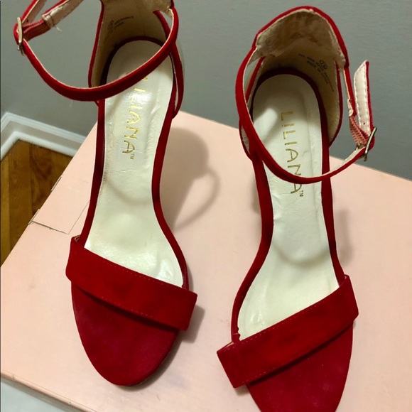 Golden Heel - Picture 4 of 5